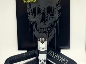 Accendino CLIPPER SKULLS METAL 2 CON CONFEZIONE REGALO